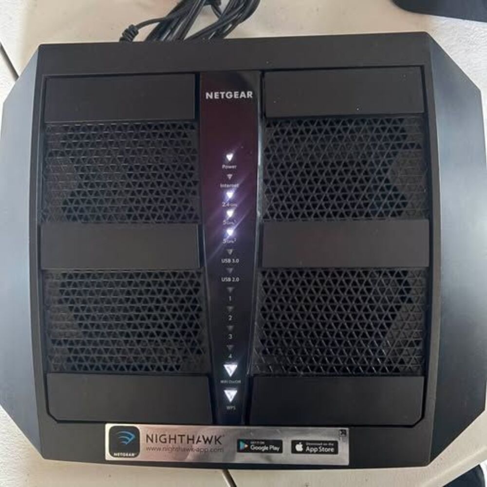NETGEAR Nighthawk X6 AC3200 Tri-Band WiFi Router R8000